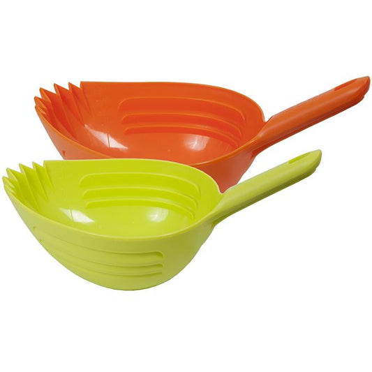 Shark SKUP Feed Scoop - Award Winning Feed Scoop!
